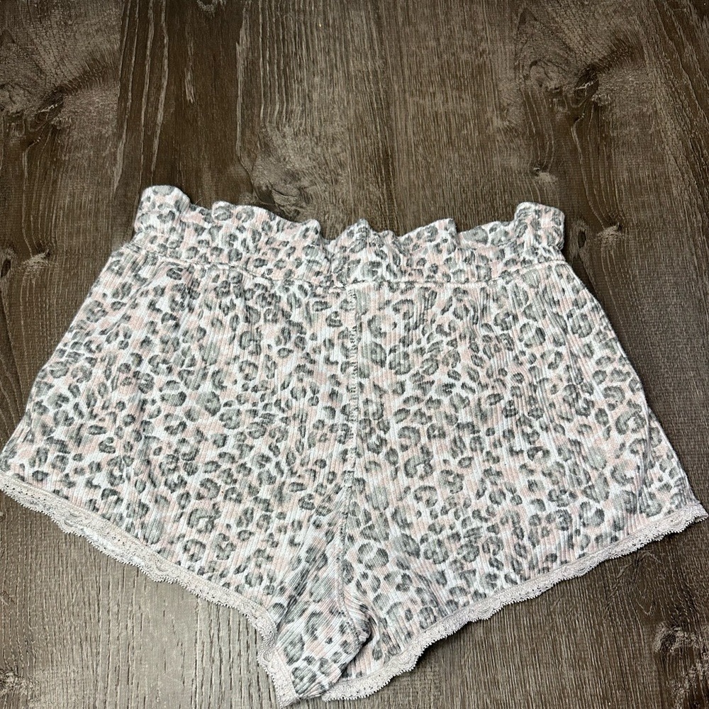 Secret Treasures Pink Pajama shorts - Picture 3 of 3